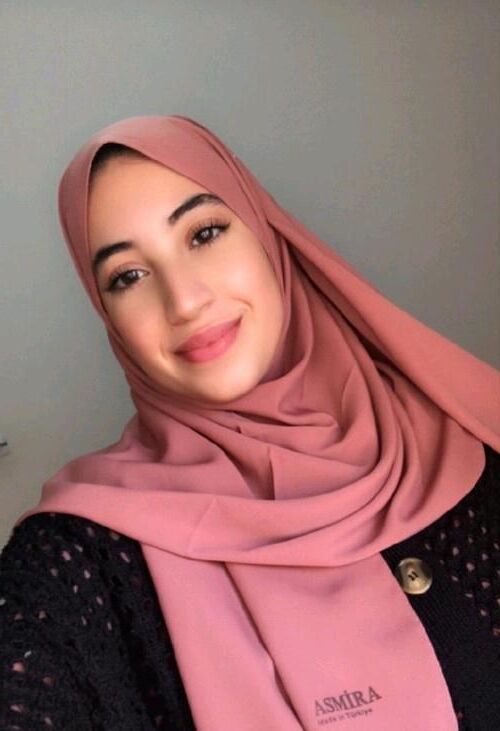イランのペルシャターバンリヒジャーブの売春婦の女