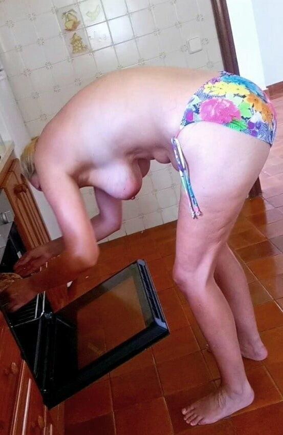 Spectacular saggy tits 