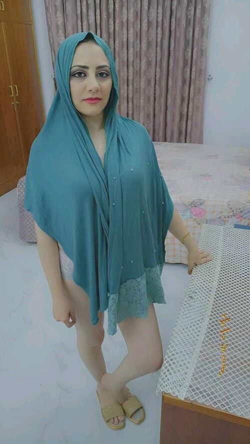 イランのペルシャターバンリヒジャーブの売春婦の女