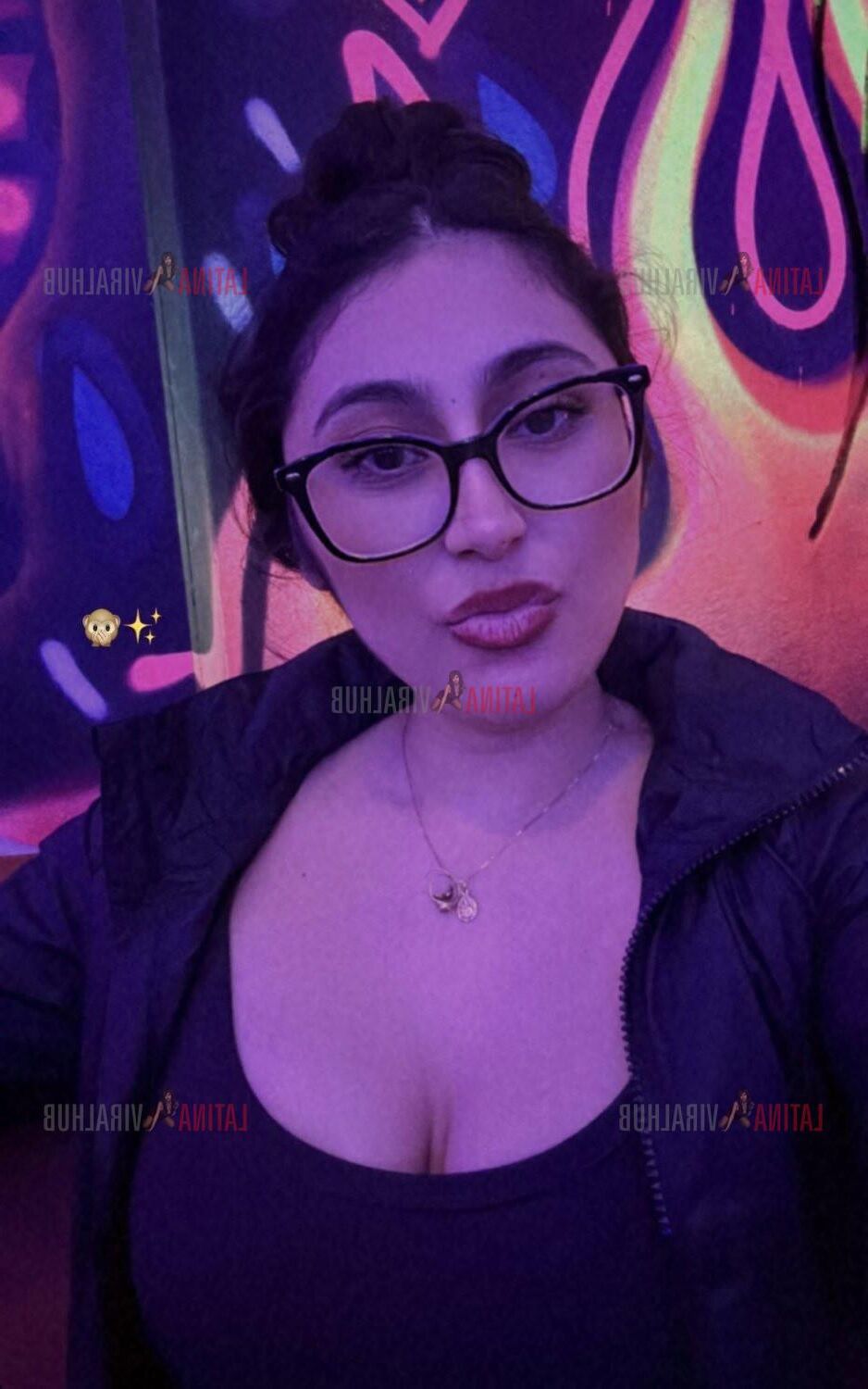 Latina expuesta