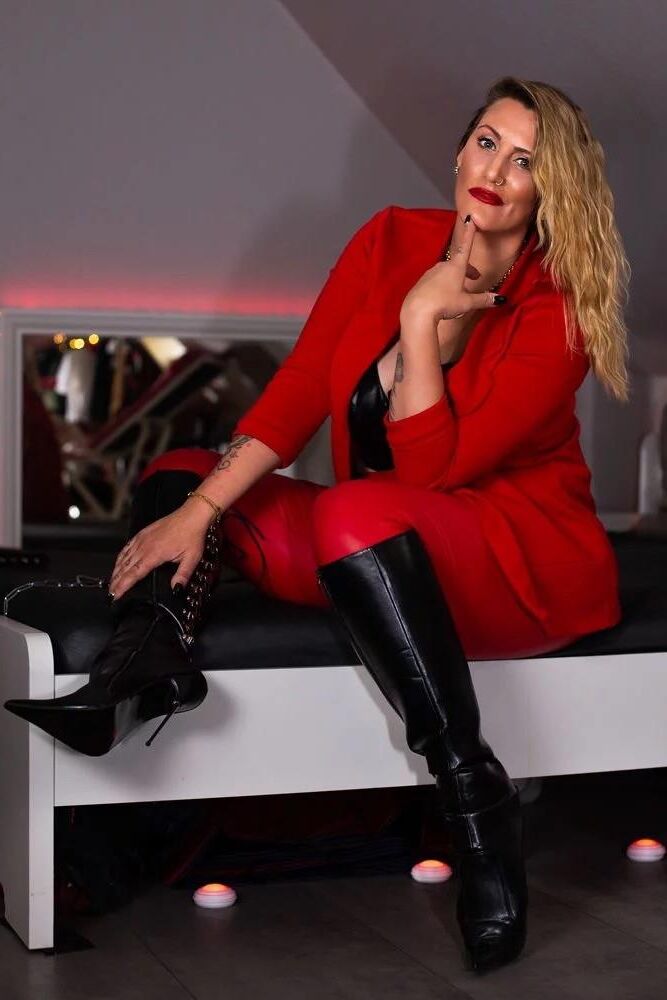 Yvonne belle grande escorte