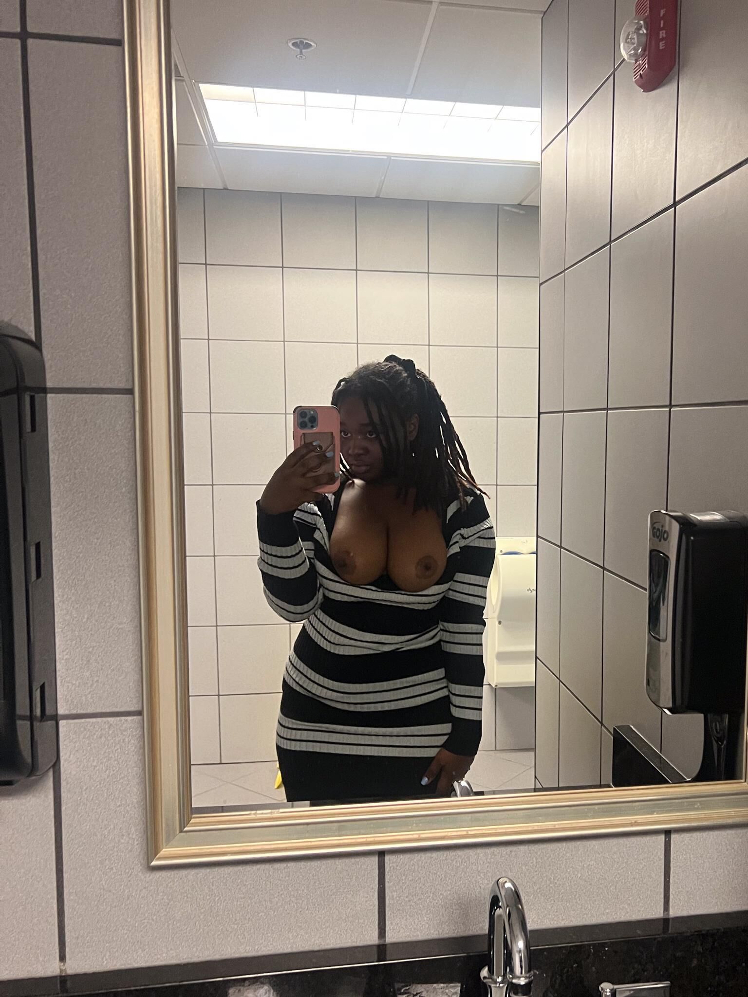 Hermosas curvas grandes tetas ebony adolescentes hiedra
