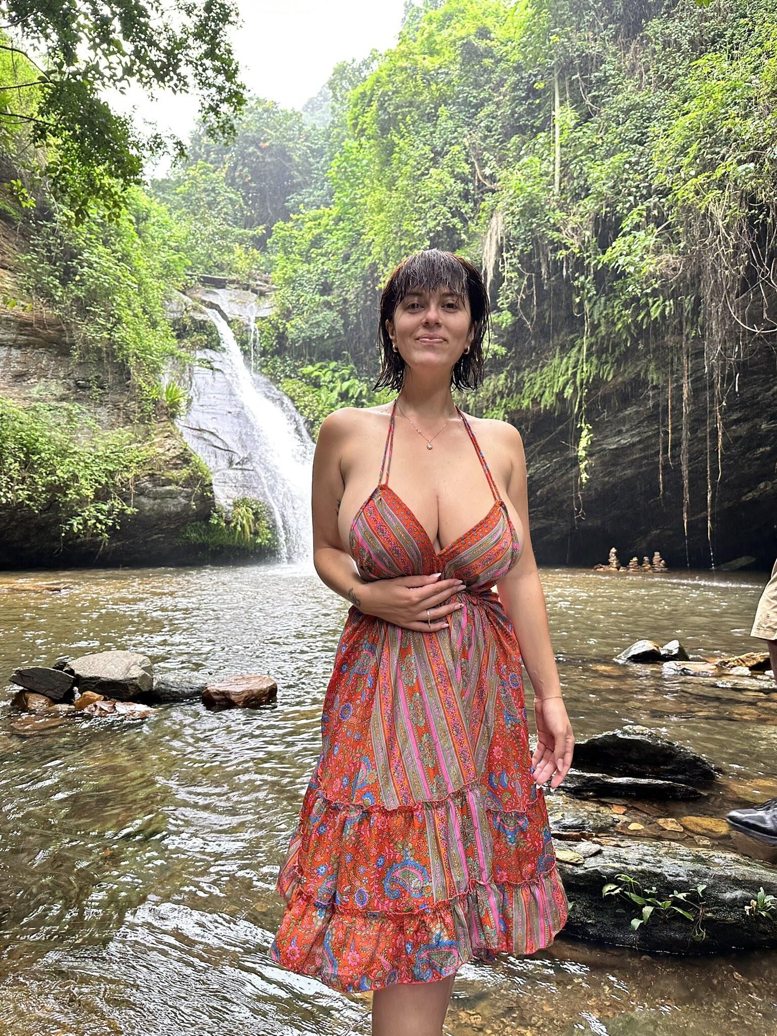 Mady seins énormes seins big cul beauté italienne milf mixtes coups chauds