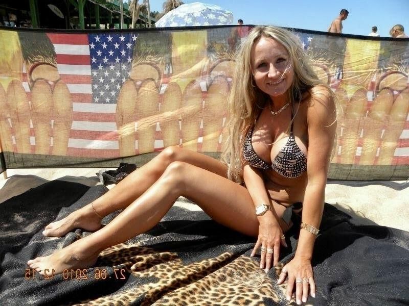 レギーと巨乳のポーランドの金髪の熟女