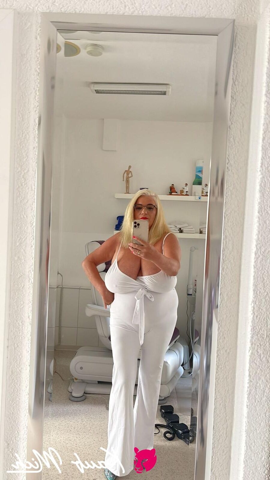 Busen Conny BBW Escorte à base