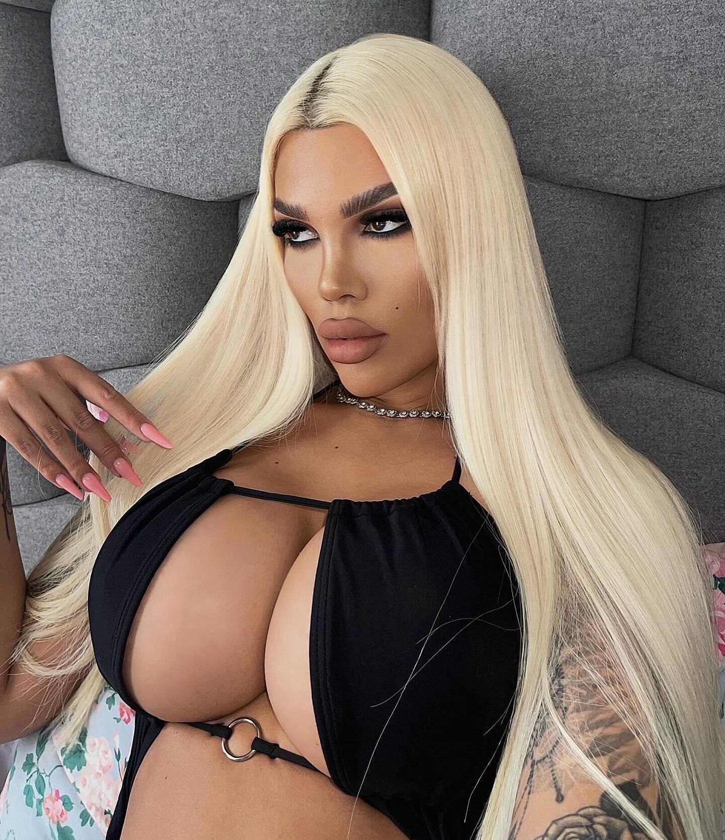 Bimbos Chav Hündinnen, um unsere vollen Kugeln so schnell zu streicheln und abzulassen