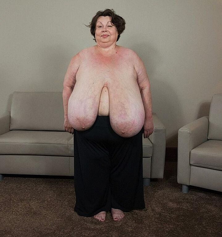 BEAUTIFUL BIG MATURE BOSOMS KAROLA