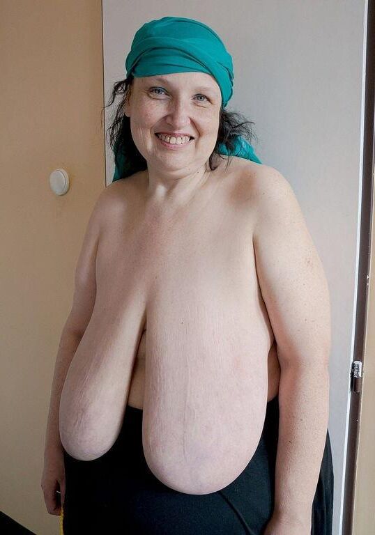 BEAUTIFUL BIG MATURE BOSOMS ANIKA