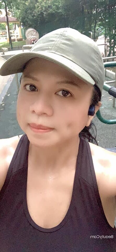 大きなおっぱいインドネシアの熟女の痴女ラトナ