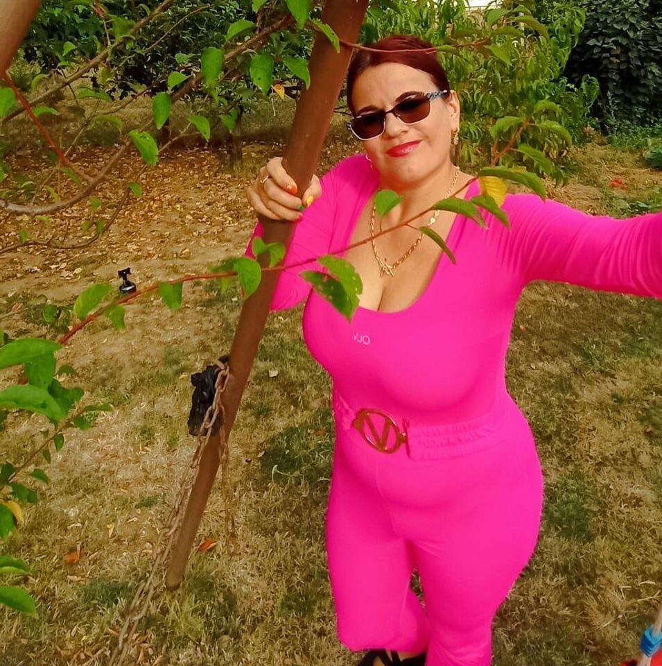 busty mature slut 