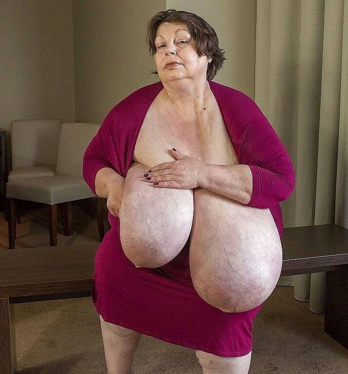 BEAUTIFUL BIG MATURE BOSOMS KAROLA