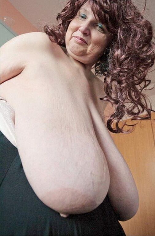 BEAUTIFUL BIG MATURE BOSOMS ANIKA