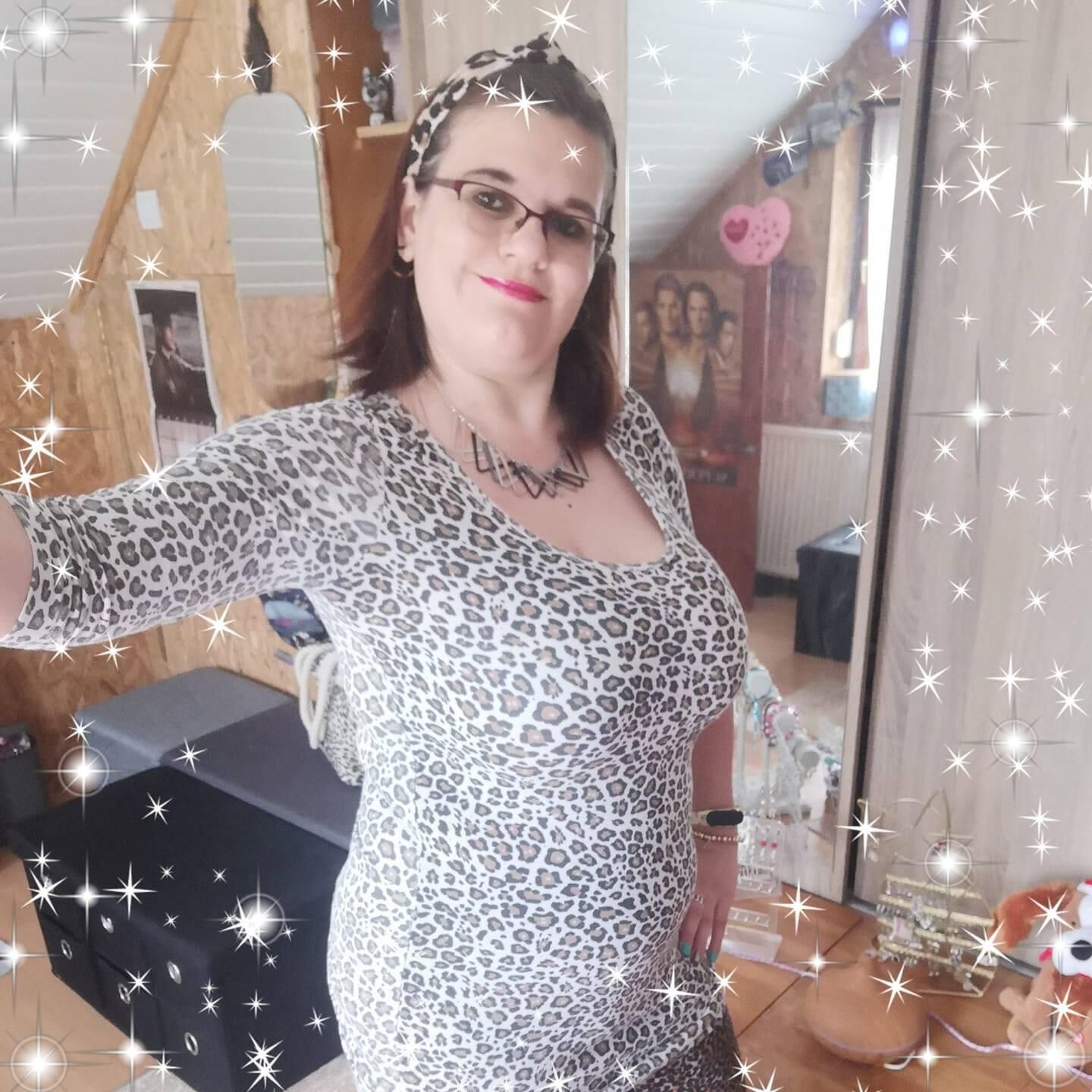 busty mature slut 