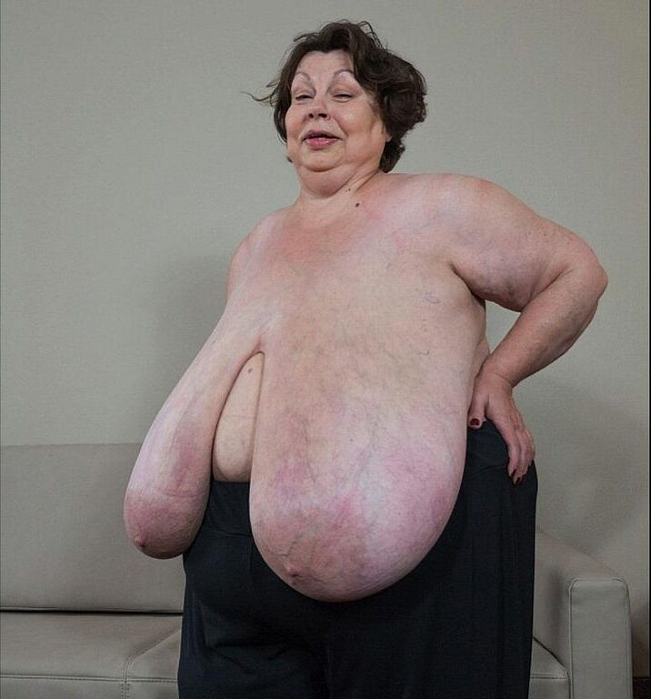 BEAUTIFUL BIG MATURE BOSOMS KAROLA