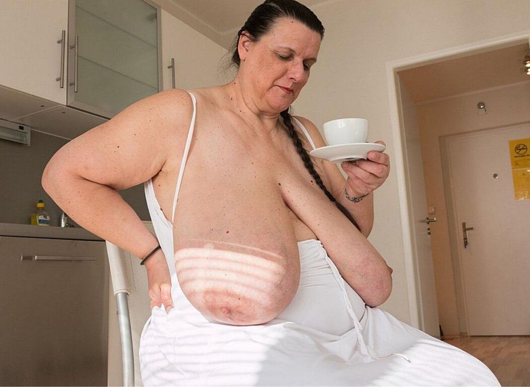 BEAUTIFUL BIG MATURE BOSOMS MARY