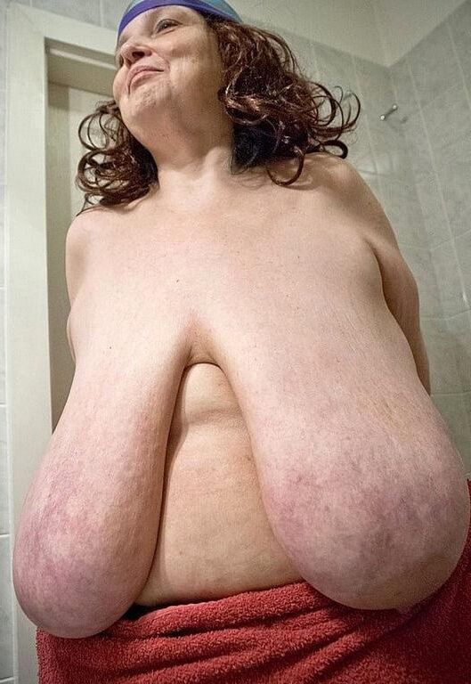 BEAUTIFUL BIG MATURE BOSOMS ANIKA