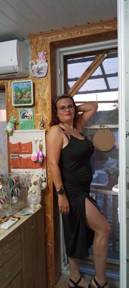 busty mature slut 