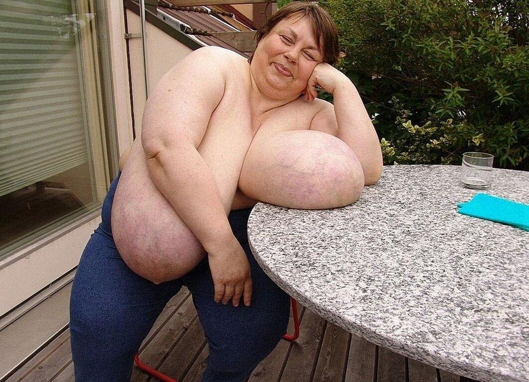 BEAUTIFUL BIG MATURE BOSOMS KAROLA