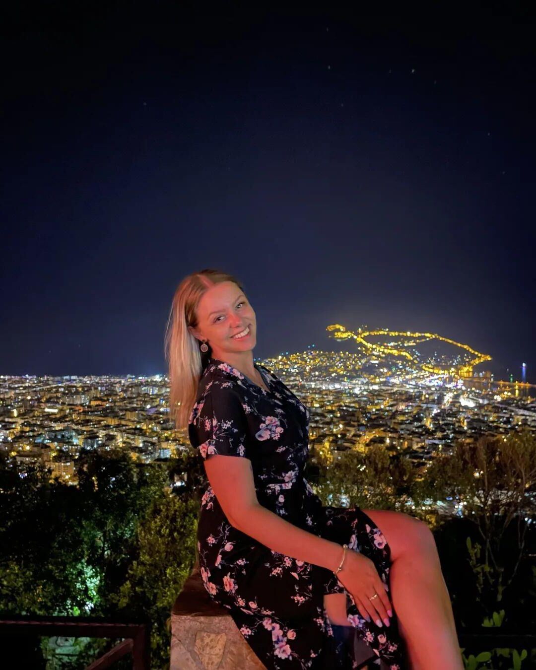 Hot Women Wearing Dresses (Non Nude)