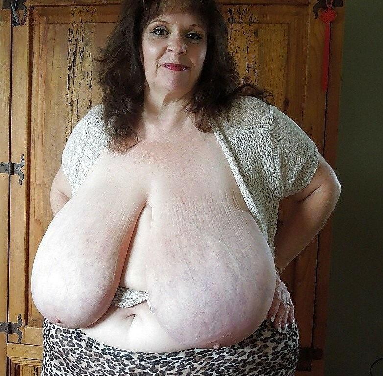 BEAUTIFUL BIG MATURE BOSOMS SUZIE
