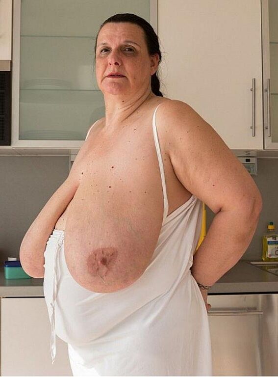 BEAUTIFUL BIG MATURE BOSOMS MARY