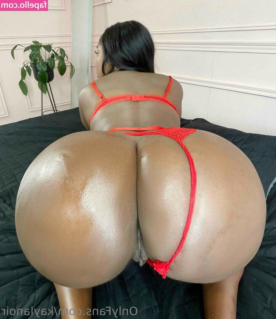 Kayla Noirセクシーなホットラティーナ