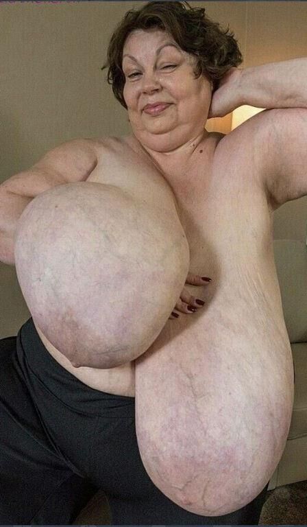 BEAUTIFUL BIG MATURE BOSOMS KAROLA