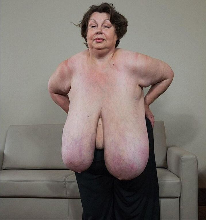 BEAUTIFUL BIG MATURE BOSOMS KAROLA