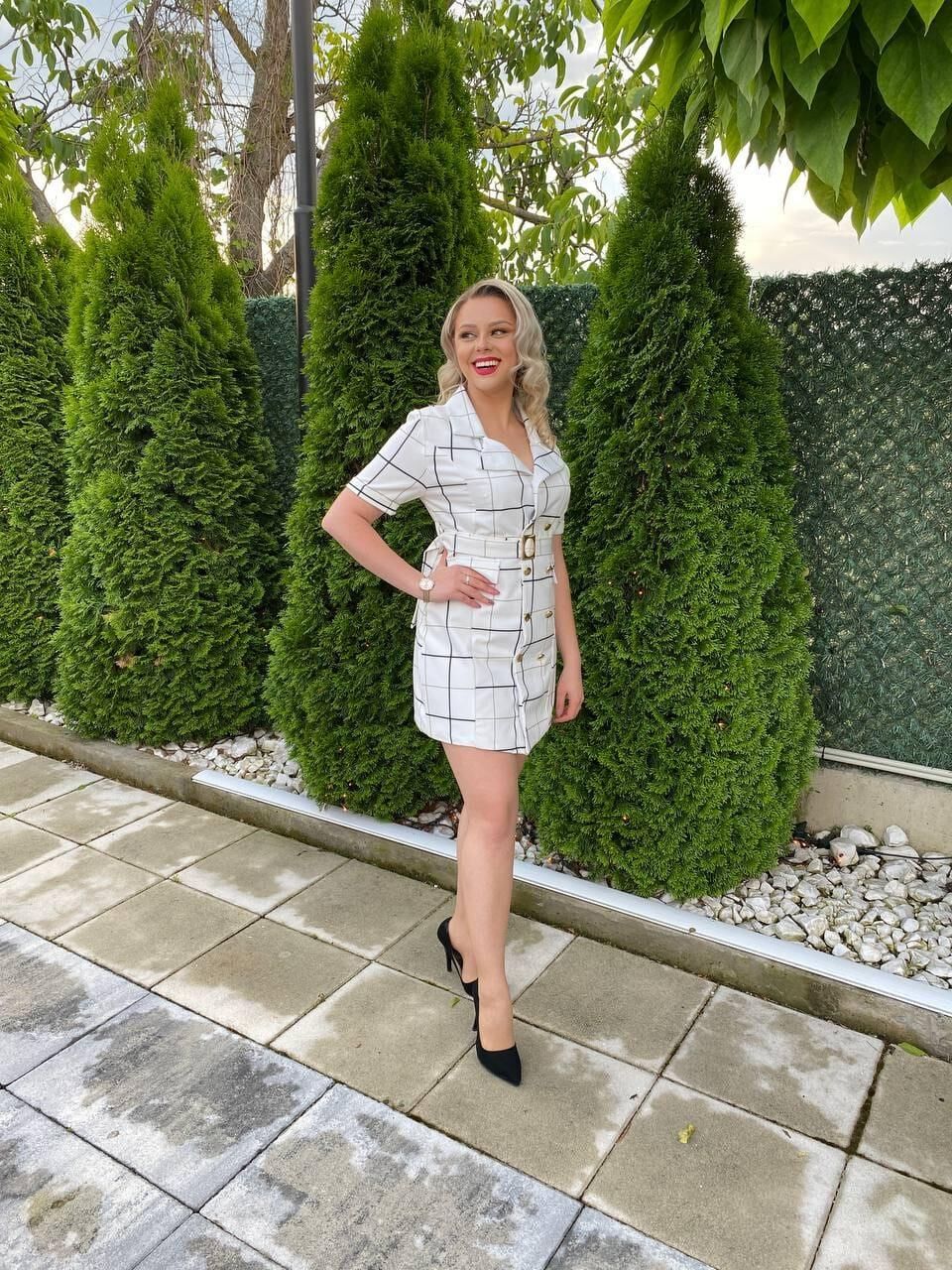 Hot Women Wearing Dresses (Non Nude)