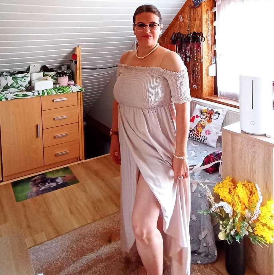 busty mature slut 