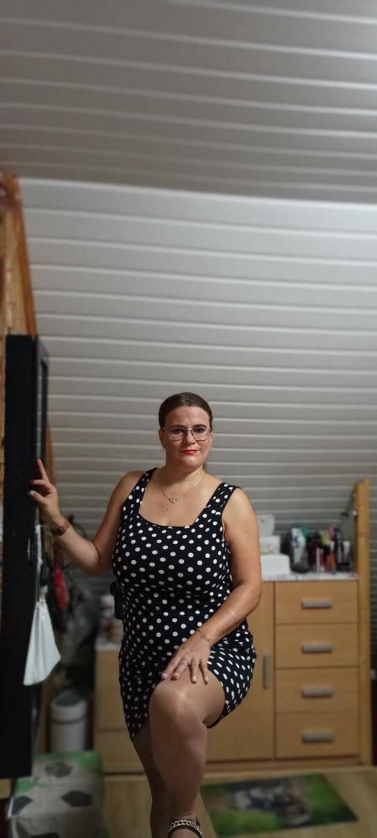 busty mature slut 