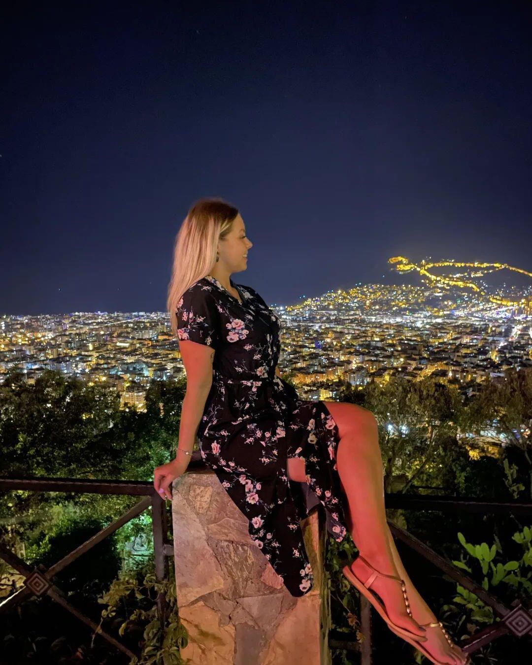 Hot Women Wearing Dresses (Non Nude)