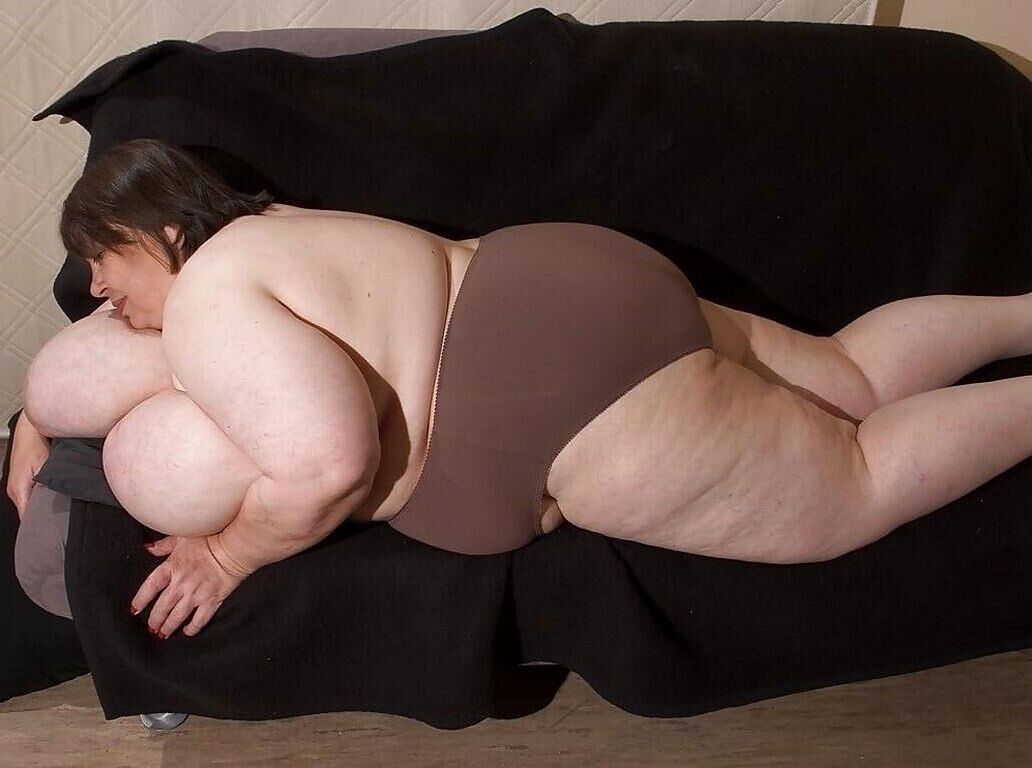 BEAUTIFUL BIG MATURE BOSOMS KAROLA