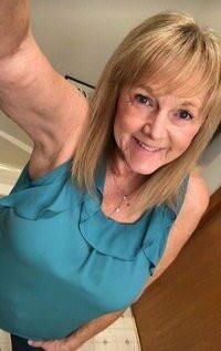 La abuela tiene bonitas tetas