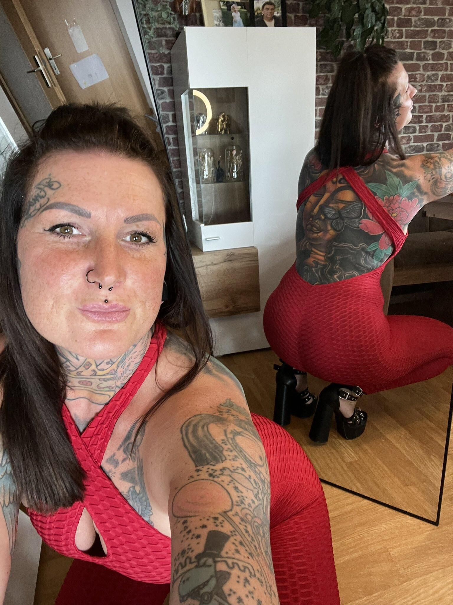 Roxanne Big Butt Big Tits Tattooed Horny Milf Mixed Hot Shots