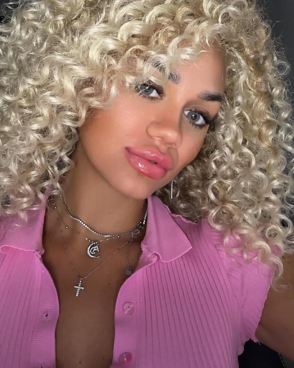 Romanian bimbo slut Adina....NO LIMITS COMMENTS
