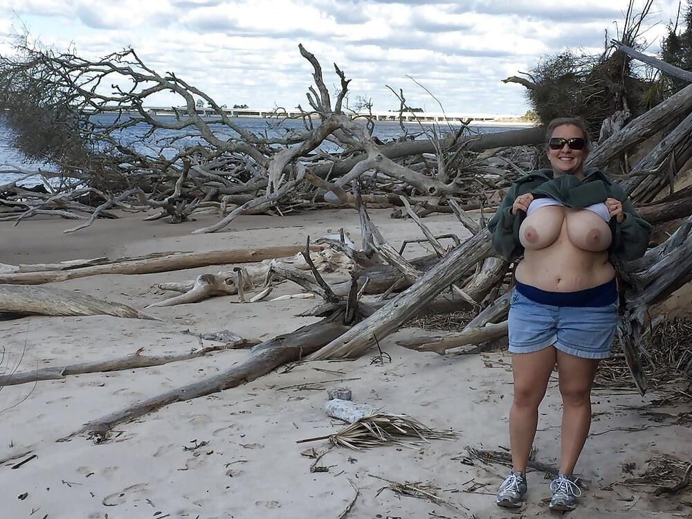Spectacular tits of bbw Niki from Florida