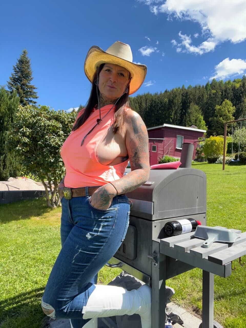 Roxanne Big Butt Big Tits Tattooed Horny Milf Mixed Hot Shots