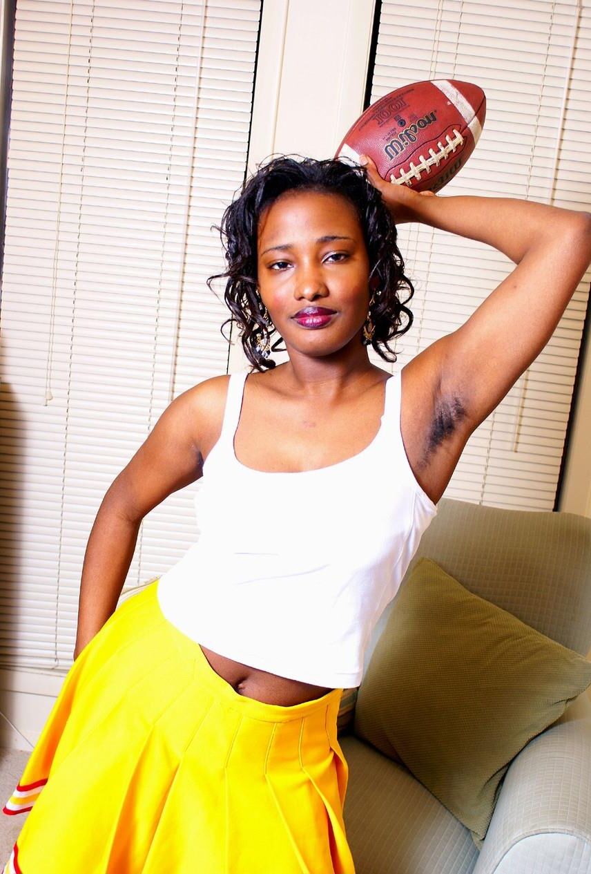 Gorgeous haury ebony teen with large saggy tits reesie