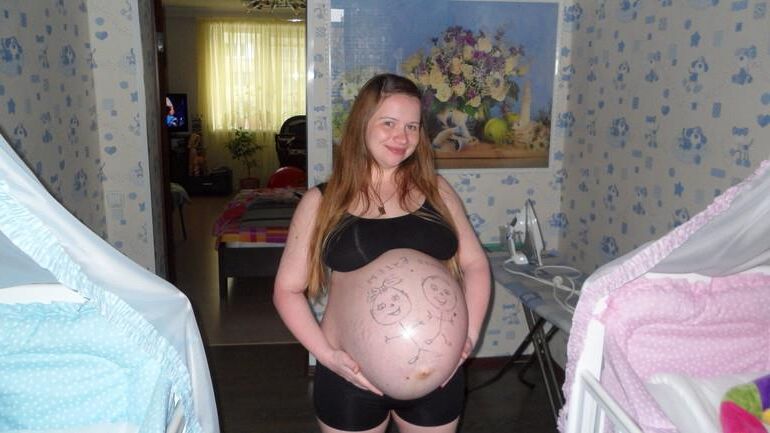 Lindo preggo ruso con enorme barriga