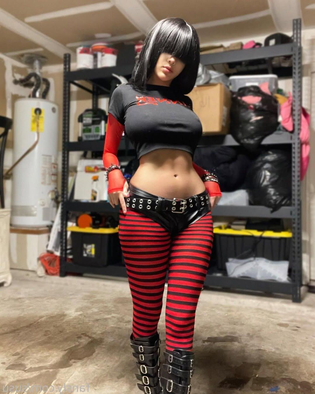 The bratty goth stepsis