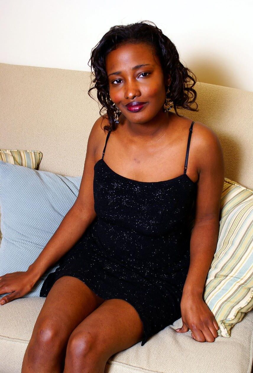 Gorgeous haury ebony teen with large saggy tits reesie