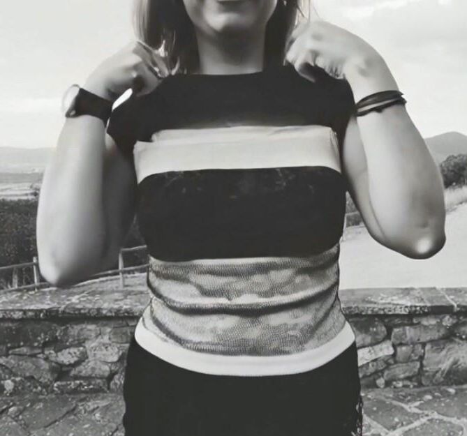Alba López posando sexy