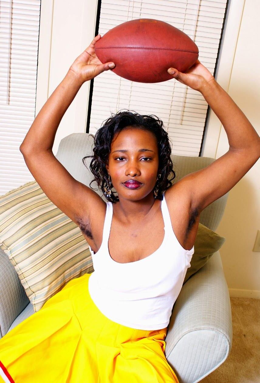 Gorgeous haury ebony teen with large saggy tits reesie