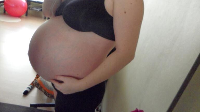 Lindo preggo ruso con enorme barriga
