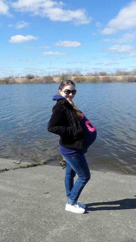 Lindo preggo ruso con enorme barriga