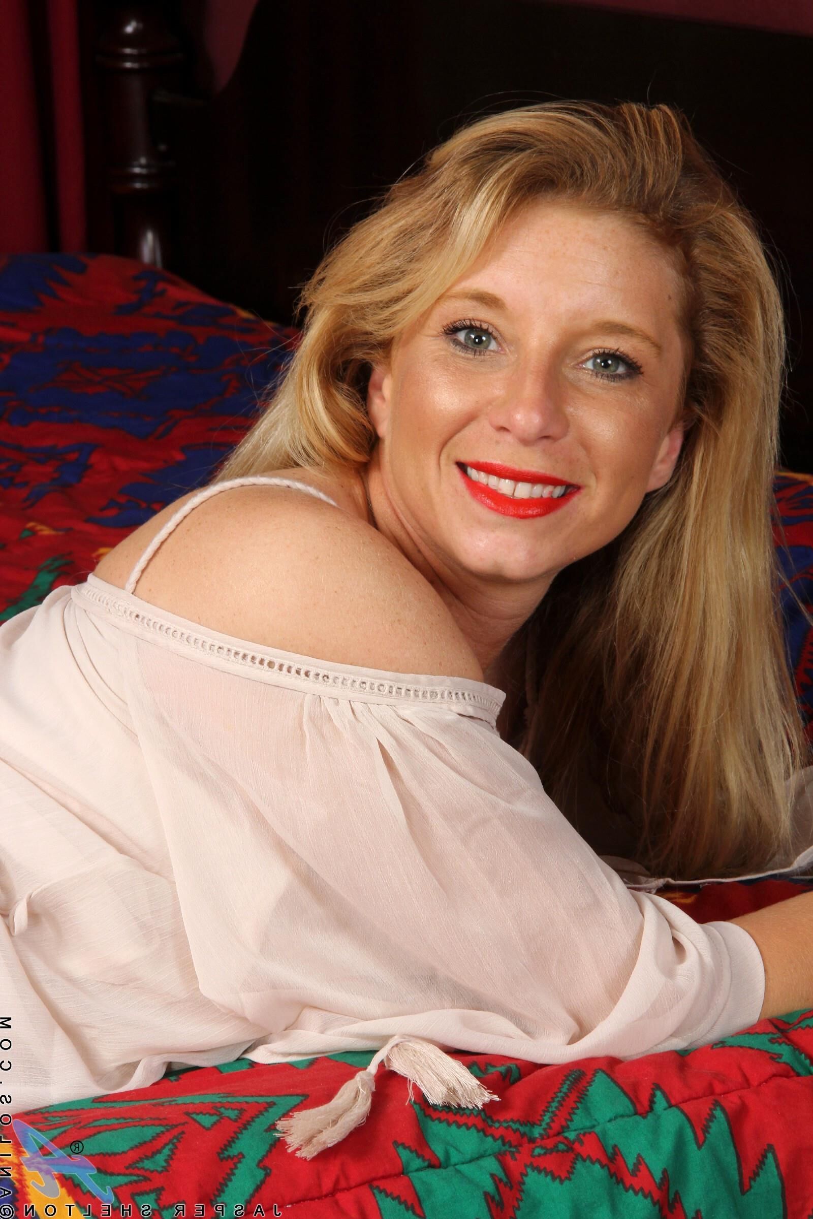 . Jasper Shelton. Strawberry blonde MILF