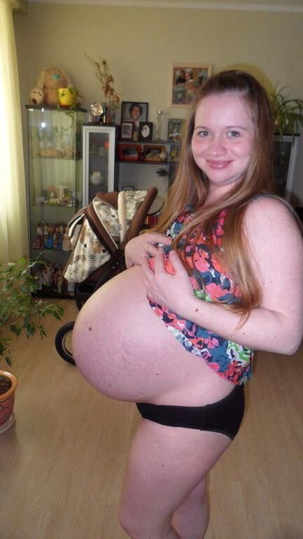 Lindo preggo ruso con enorme barriga