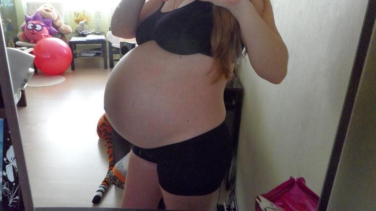 Lindo preggo ruso con enorme barriga