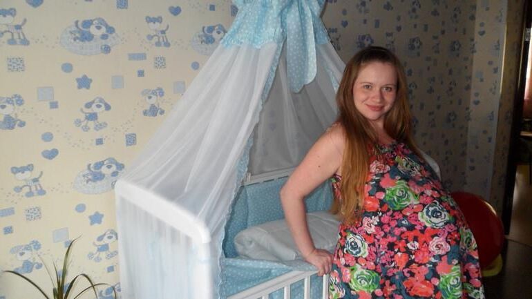 Lindo preggo ruso con enorme barriga